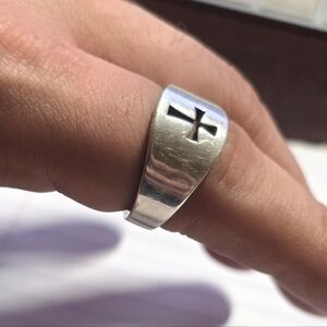 Size 10 - Wide cross ring